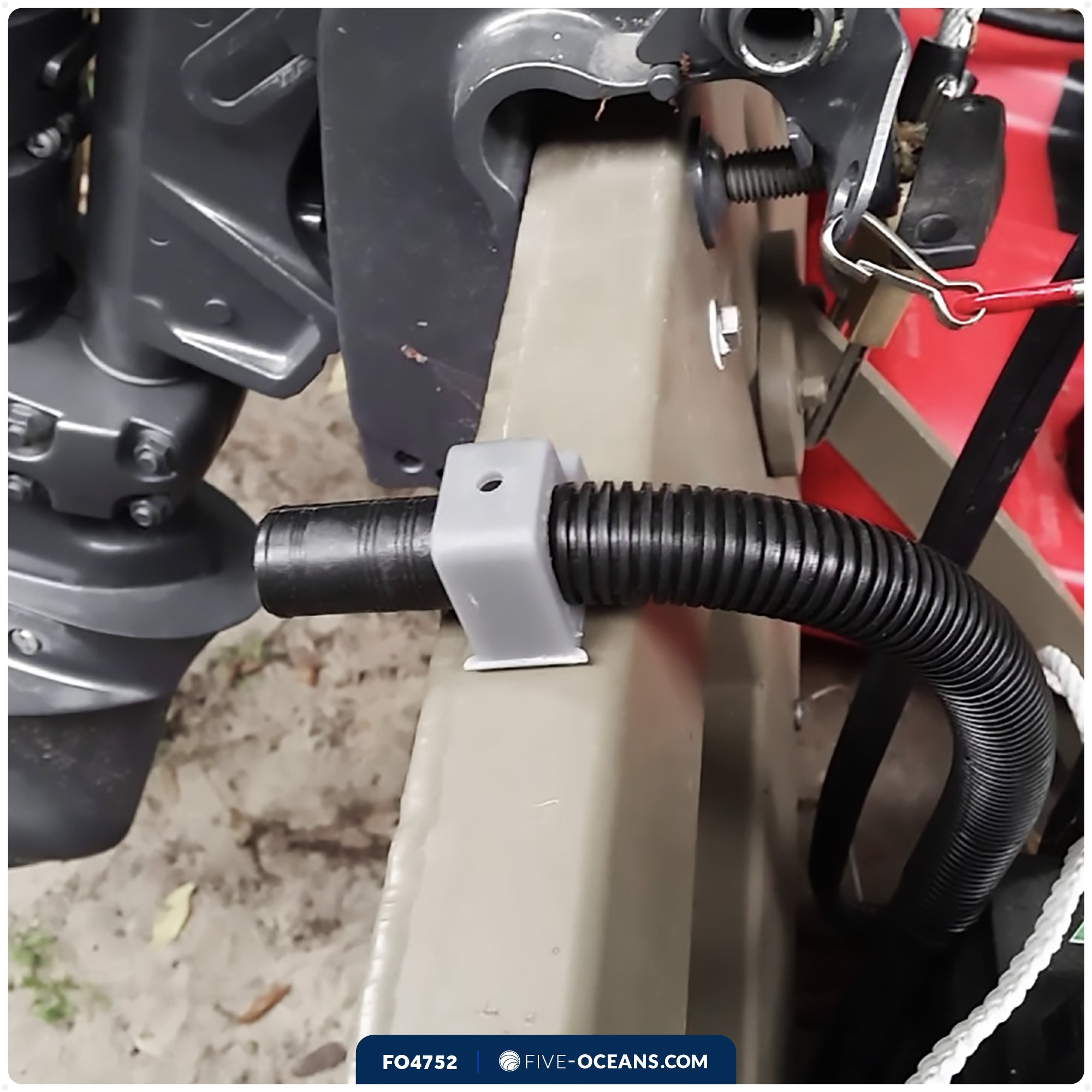 Bilge Pump Plumbing Kit, 8' Black PVC Hose 1-1/8", 2 Hose Clamps, Thru-Hull Fitting - FO4752 - Five Oceans